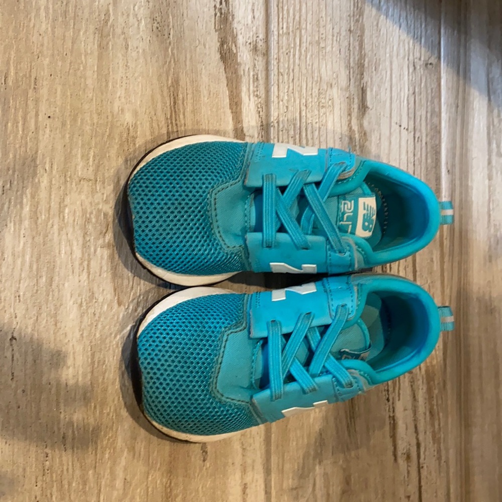 stringless, aqua blue, new balance toddler shoes!